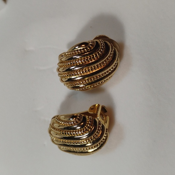 Burberrys Vintage Necklace Earrings Set RARE HARD TO FIND Amazing Condition - Picture 3 of 9